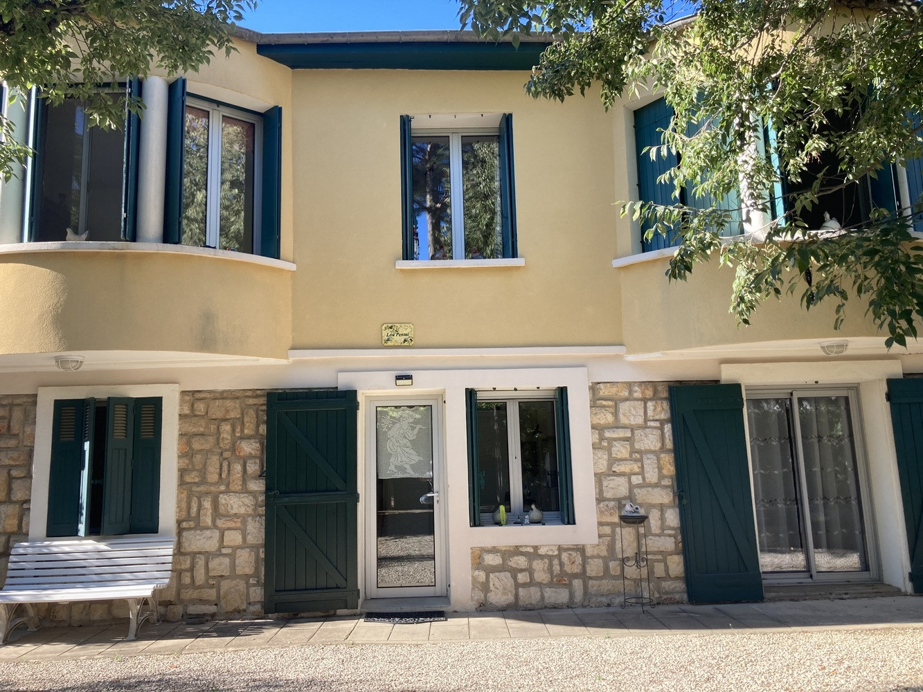 
                                                Vente
                                                 CHARLEVAL Maison T6, 110 m² en R+1 , garage