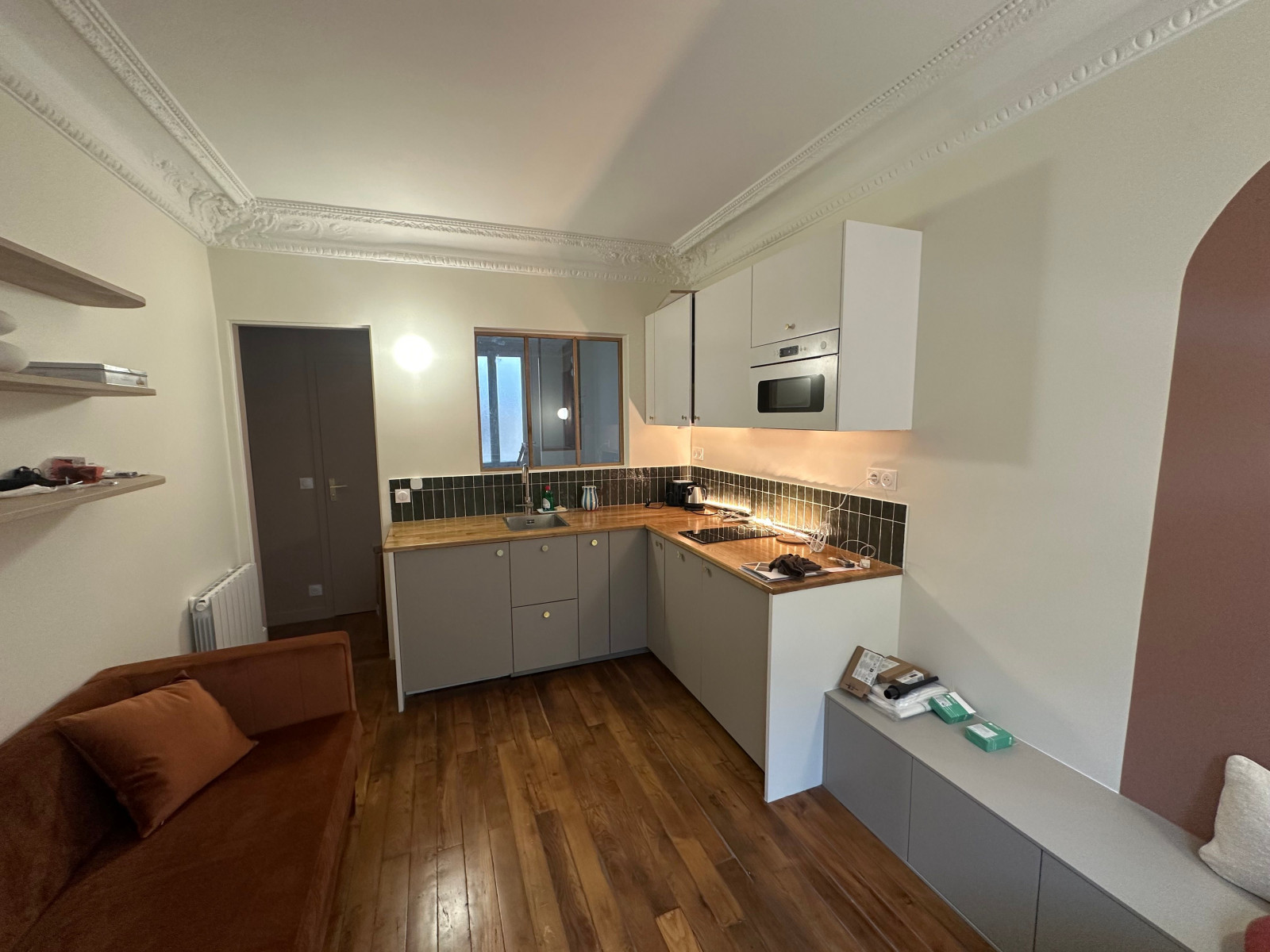 
                                                Location
                                                 Charmant 1 chambre & 1 salon refait à neuf – Ascenseur, proche métro Porte de Champerret (loyer tout inclus)