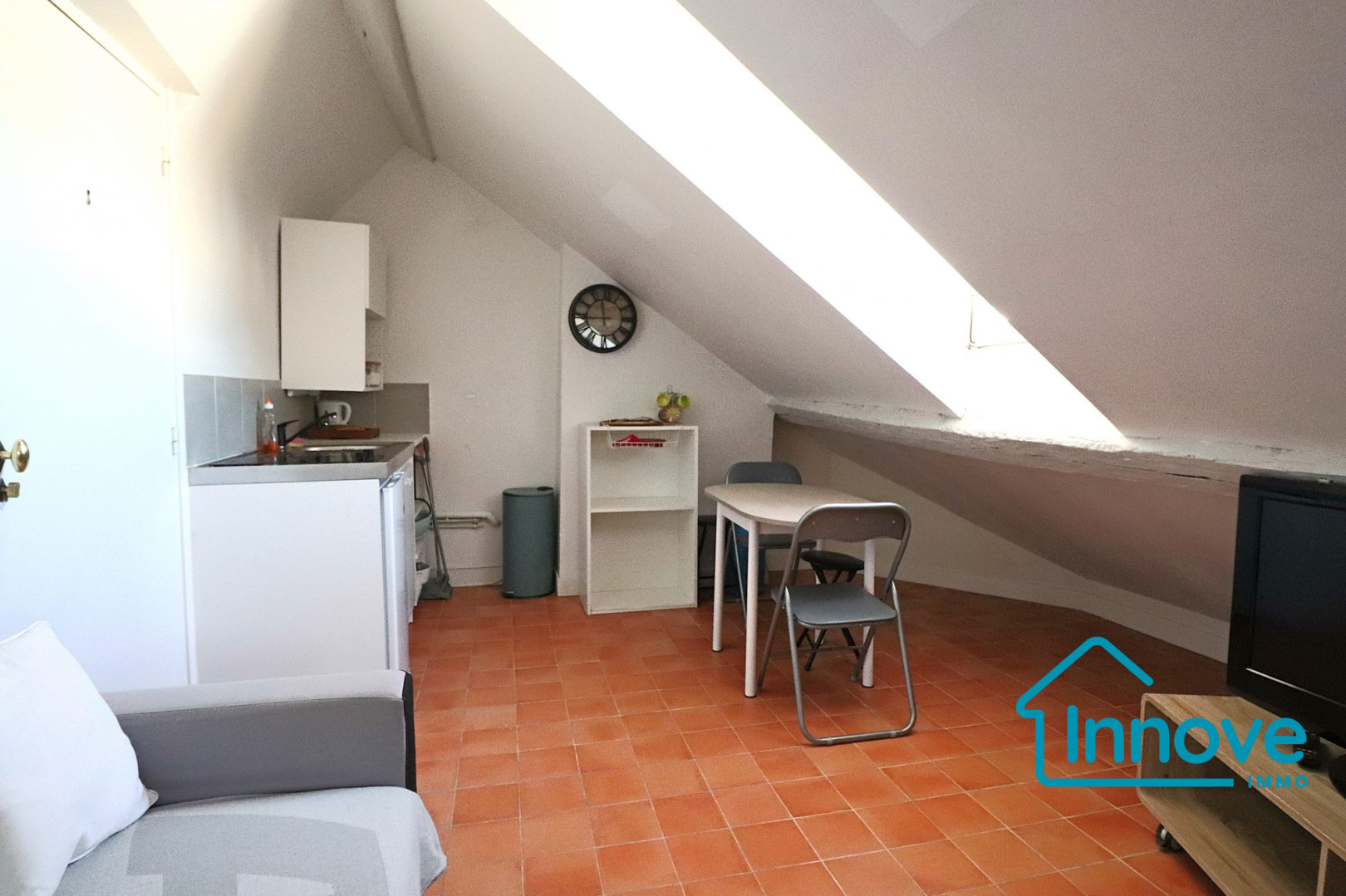 
                                                Vente
                                                 Charmant 2 pièces 38 m² Versailles Saint Louis