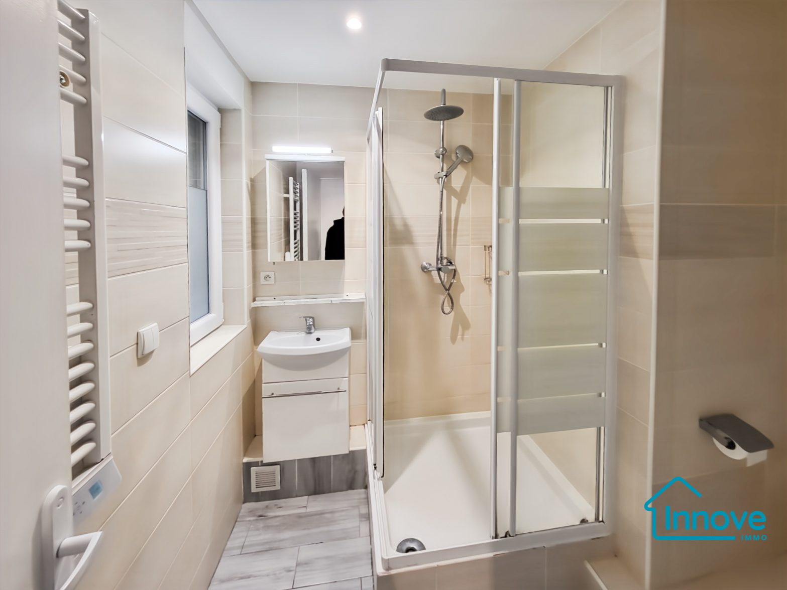 
                                                Location
                                                 Charmant 2 pièces 43m² - Ecole Militaire