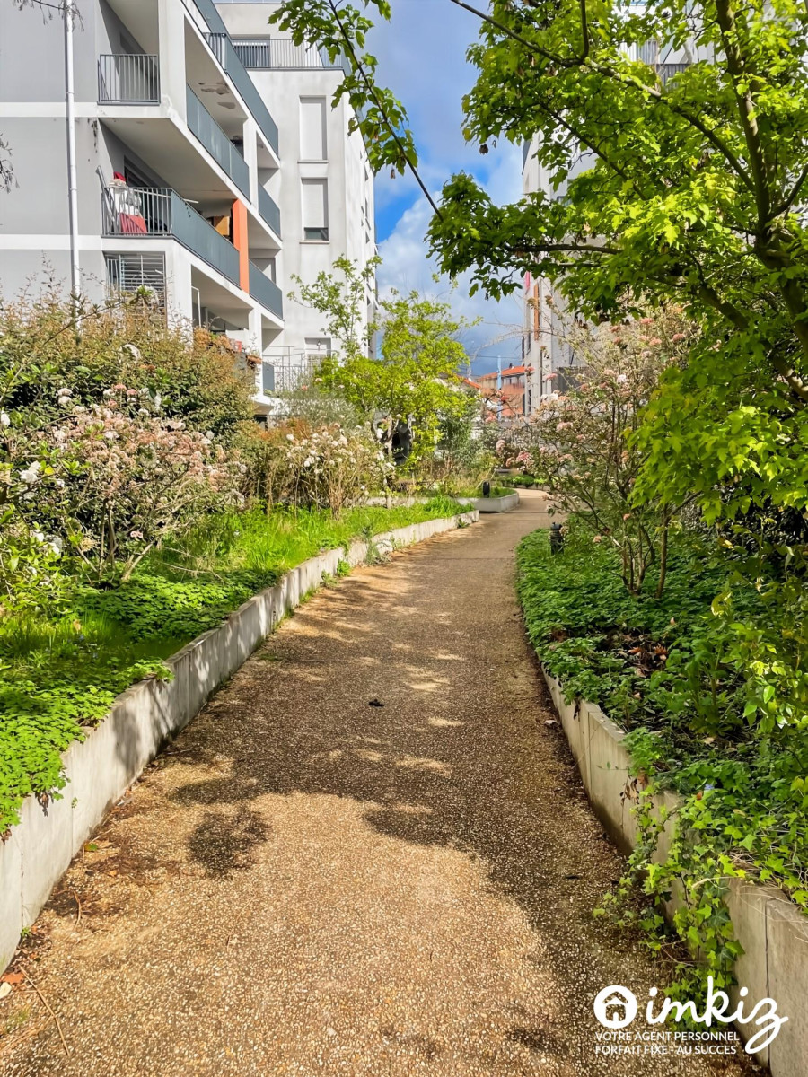 
                                                Vente
                                                 Charmant 2 pièces de 42 m²