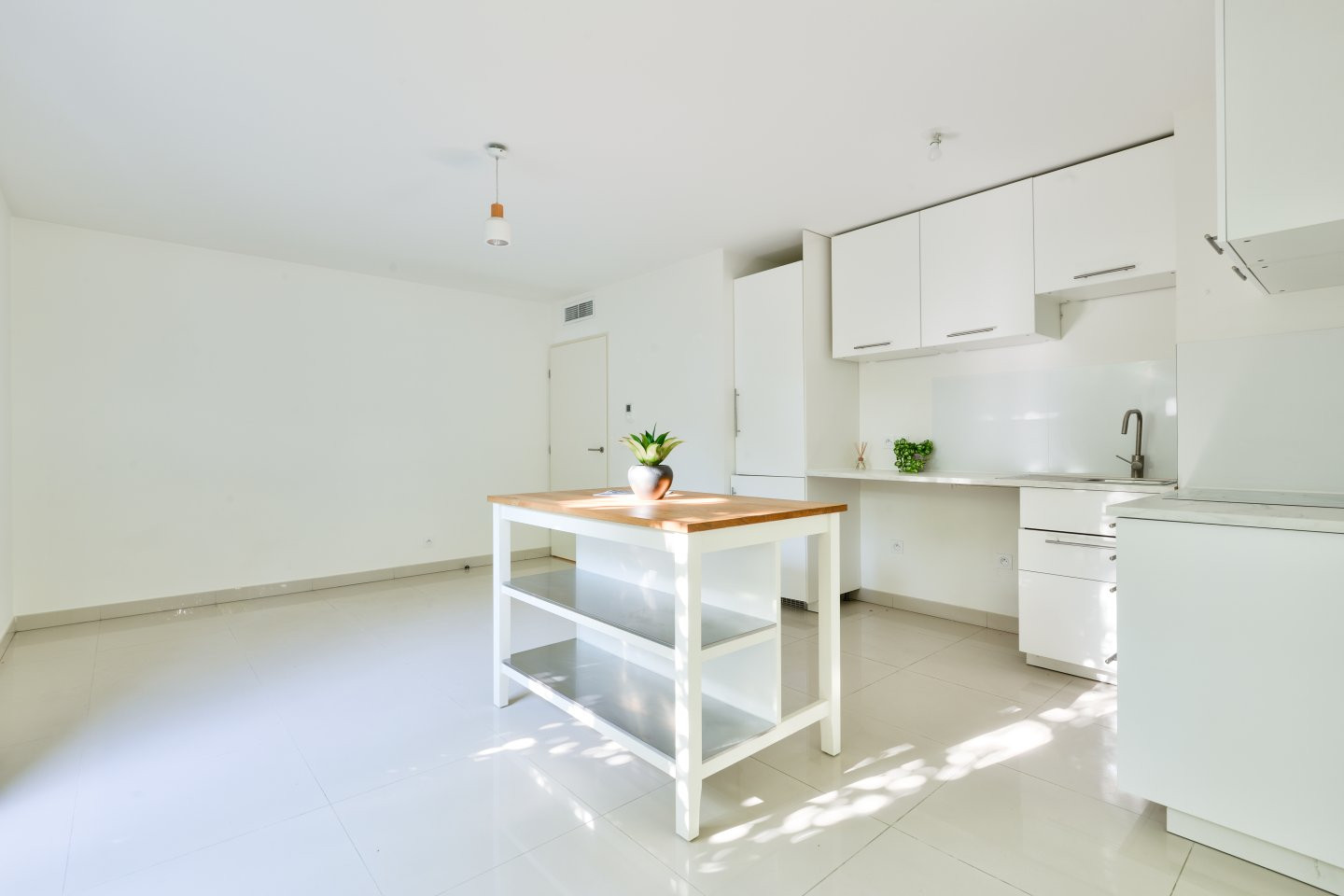 
                                                Vente
                                                 Charmant 2 pièces en parfait état,  jardin de 55m2