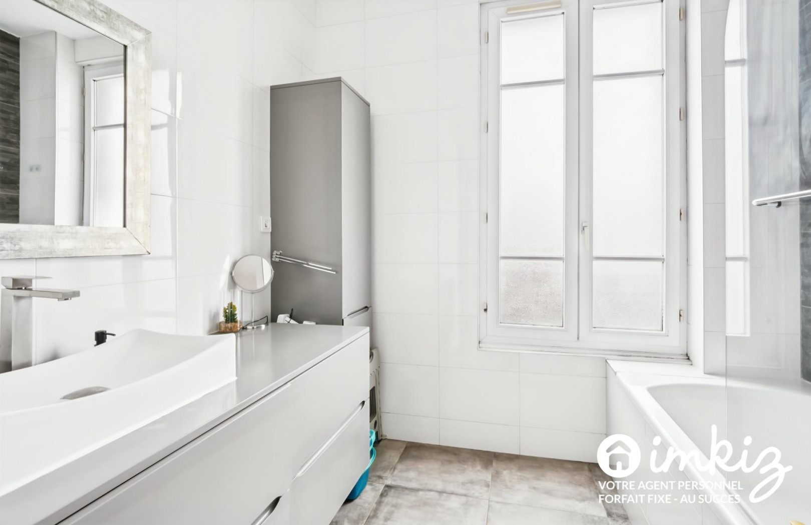 
                                                Vente
                                                 Charmant 2 pièces entre le RER E et le Métro 15