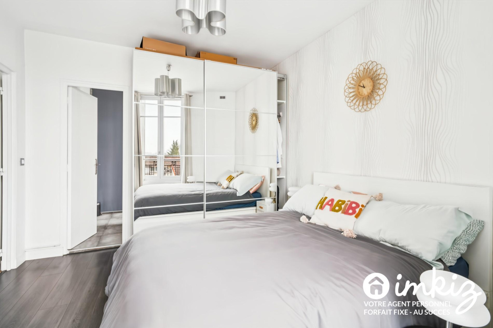 
                                                Vente
                                                 Charmant 2 pièces entre le RER E et le Métro 15