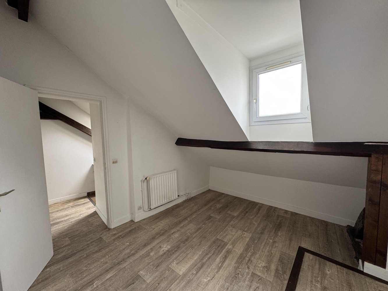 
                                                Vente
                                                 CHARMANT 2 PIECES LE MARAIS - 50m2 au sol