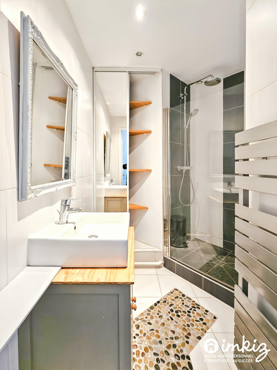 
                                                Vente
                                                 Charmant 2 pièces lumineux calme Mo Volontaires