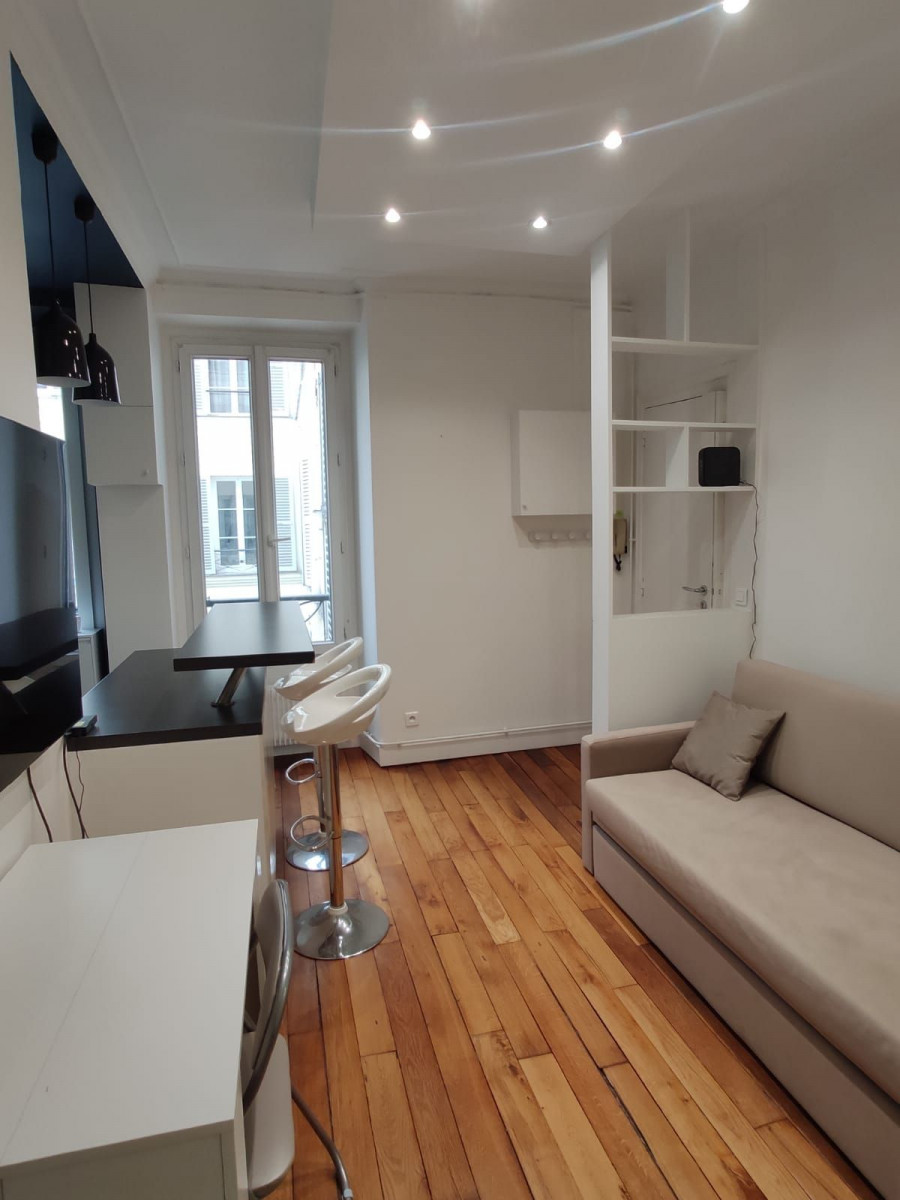 
                                                Location
                                                 Charmant 2 pièces lumineux disponible les 3 premières semaines de chaque mois- Batignolles Paris 17ème (loyer tout inclus)