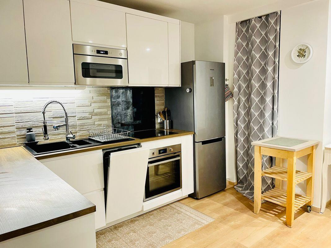 
                                                Location
                                                 Charmant 2 pièces meublé de 50m2