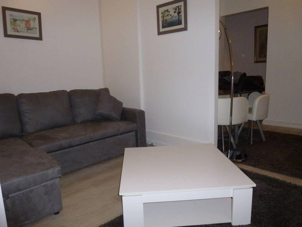 
                                                Location
                                                 Charmant 2 pièces meublé Paris 8