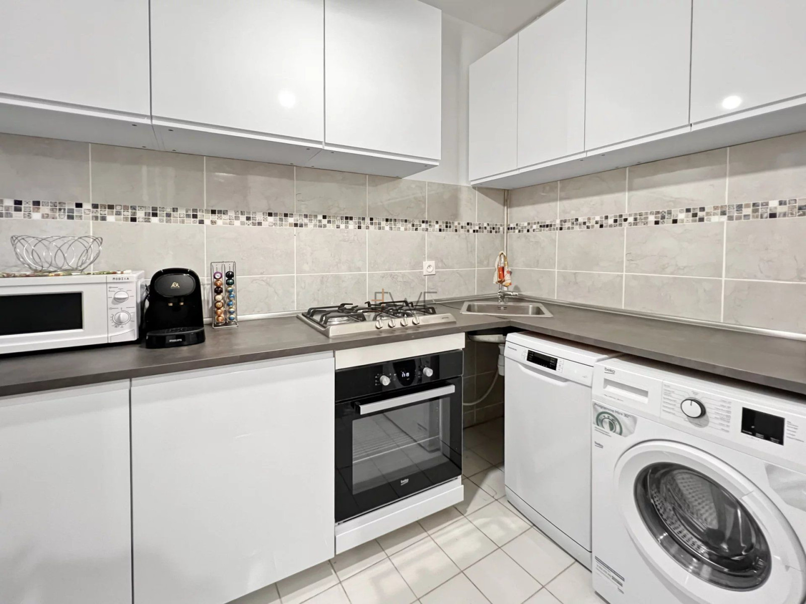 
                                                Location
                                                 Charmant 2 Pièces Meublé, Récemment Rénové - Route de la Reine, Boulogne