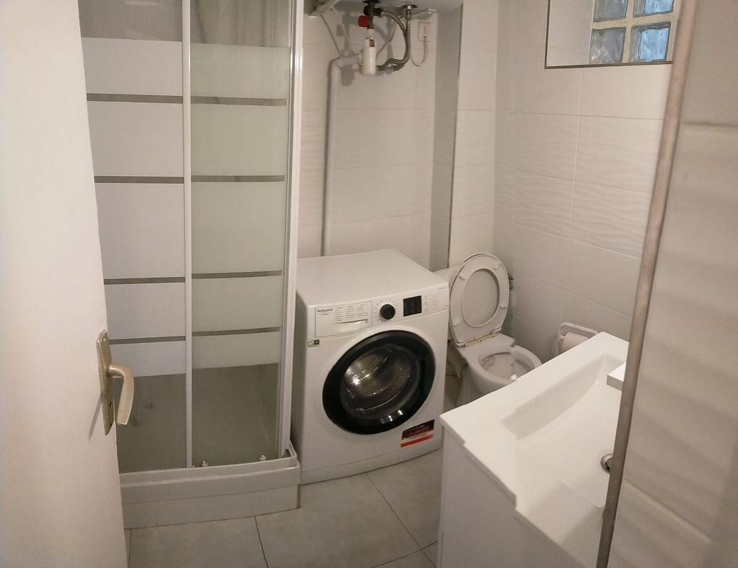
                                                Location
                                                 Charmant 2 pièces parisien