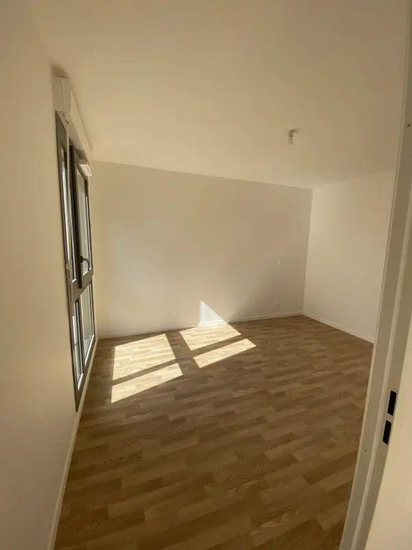 
                                                Location
                                                 Charmant 2 pièces, résidence sécurisée
