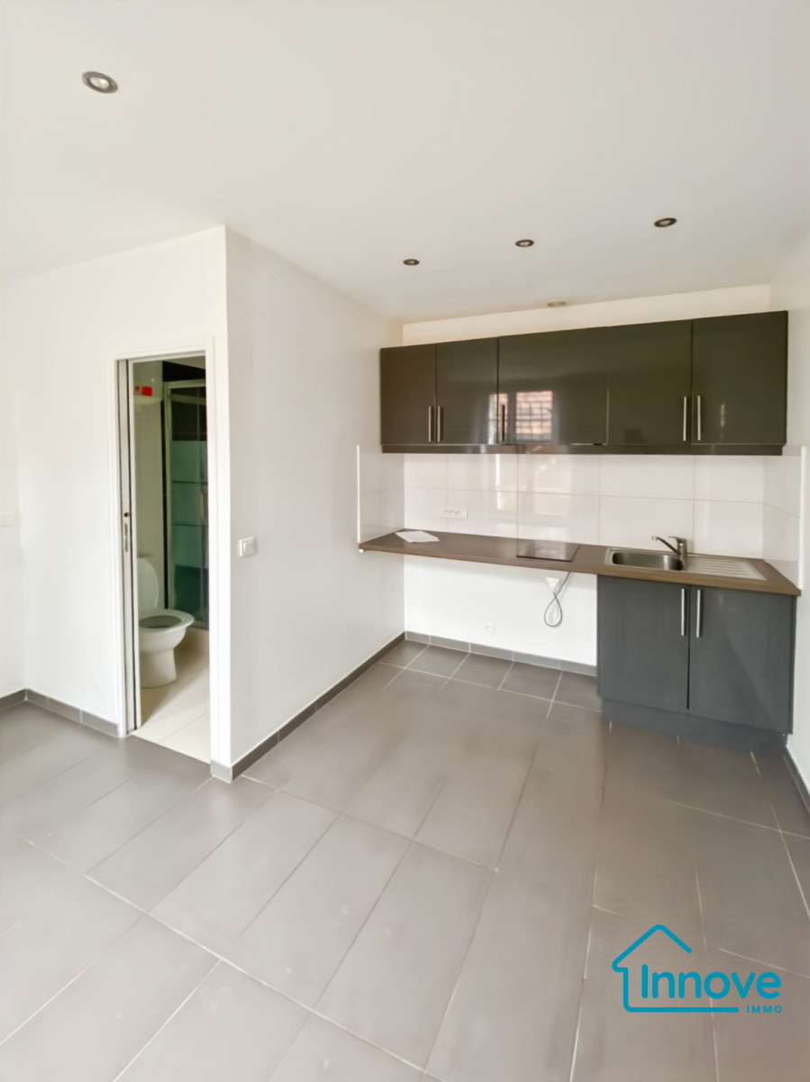 
                                                Vente
                                                 Charmant 2 pièces sur cour - Bagnolet