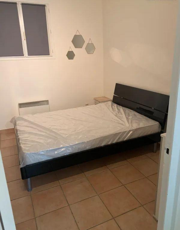 
                                                Location
                                                 Charmant 2P 35m2 équipé et meublé à Marseille 14