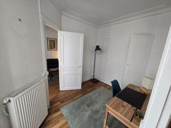 
                                                Location
                                                 Charmant 2P meublé 44m² dans quartier prisé