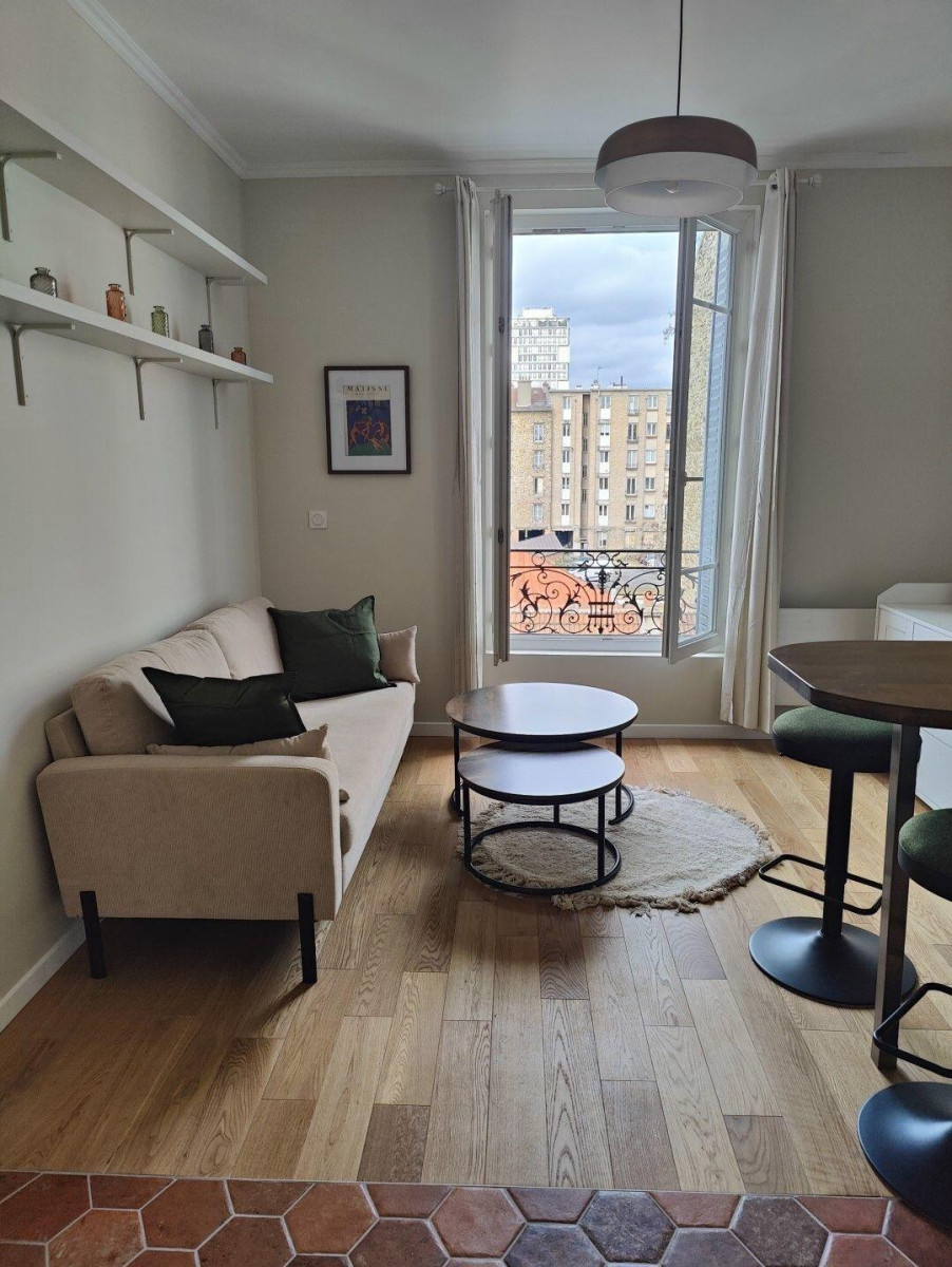 
                                                Location
                                                 Charmant 2P meublé de 29 m² entièrement rénové