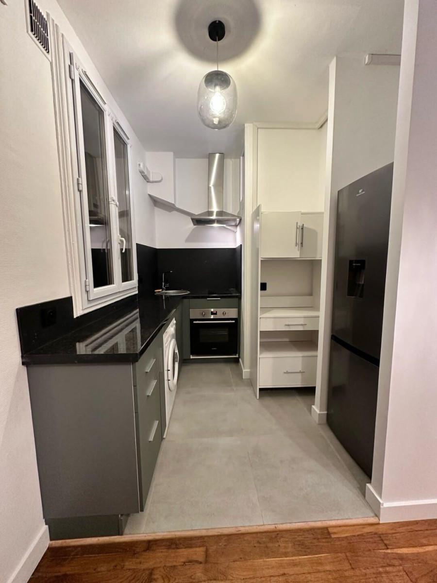 
                                                Location
                                                 Charmant 2P traversant 36m² meublé et rénové