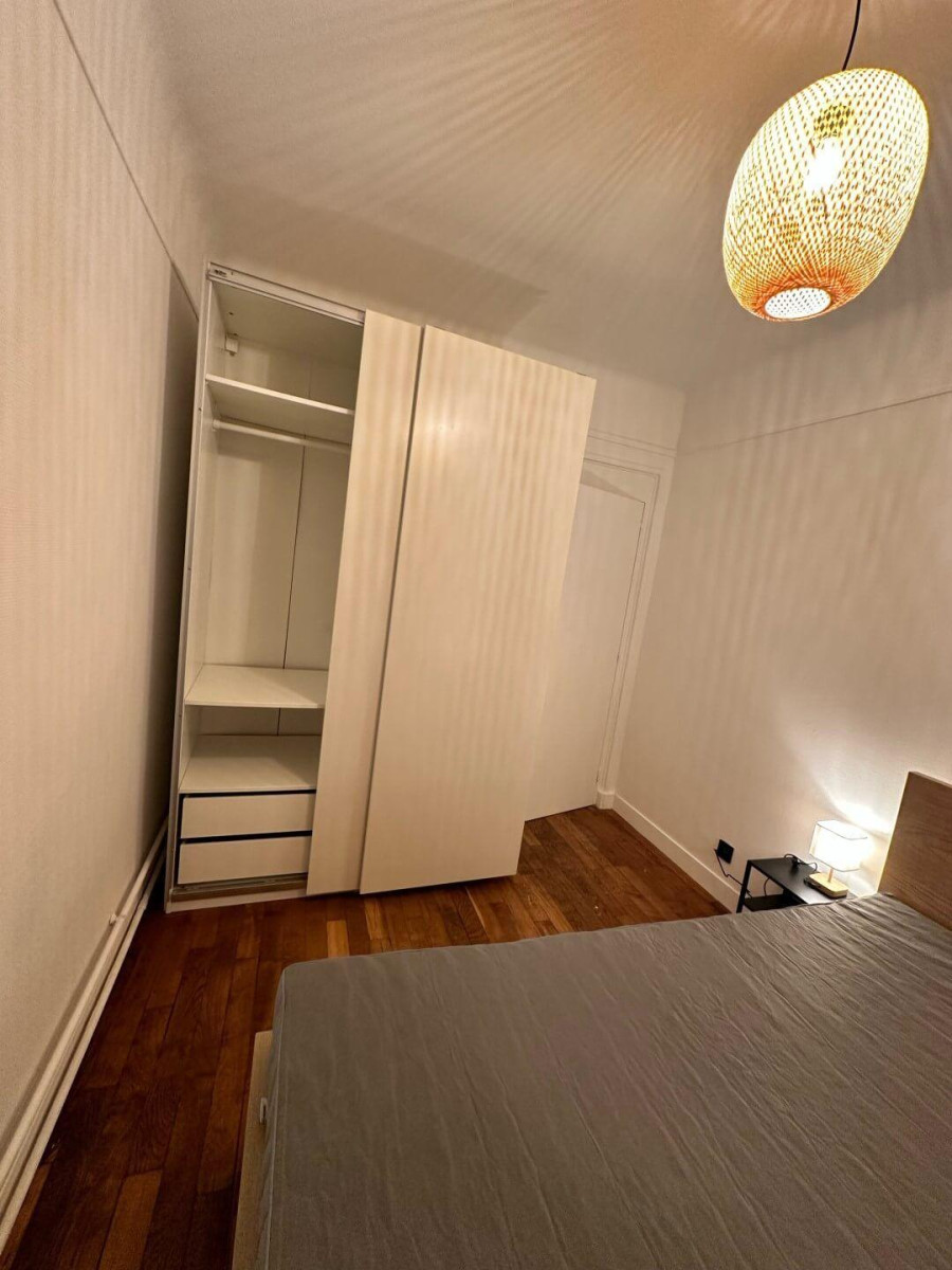 
                                                Location
                                                 Charmant 2P traversant 36m² meublé et rénové