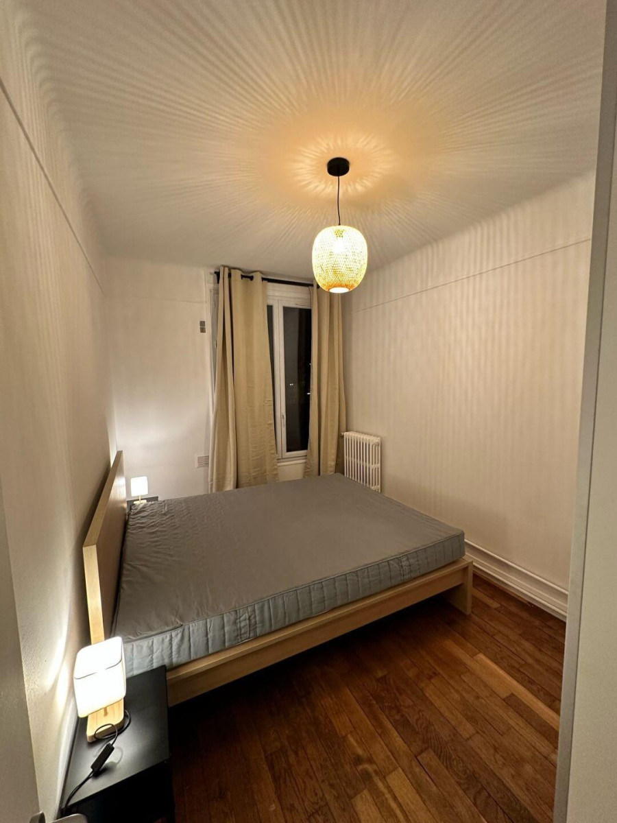 
                                                Location
                                                 Charmant 2P traversant 36m² meublé et rénové