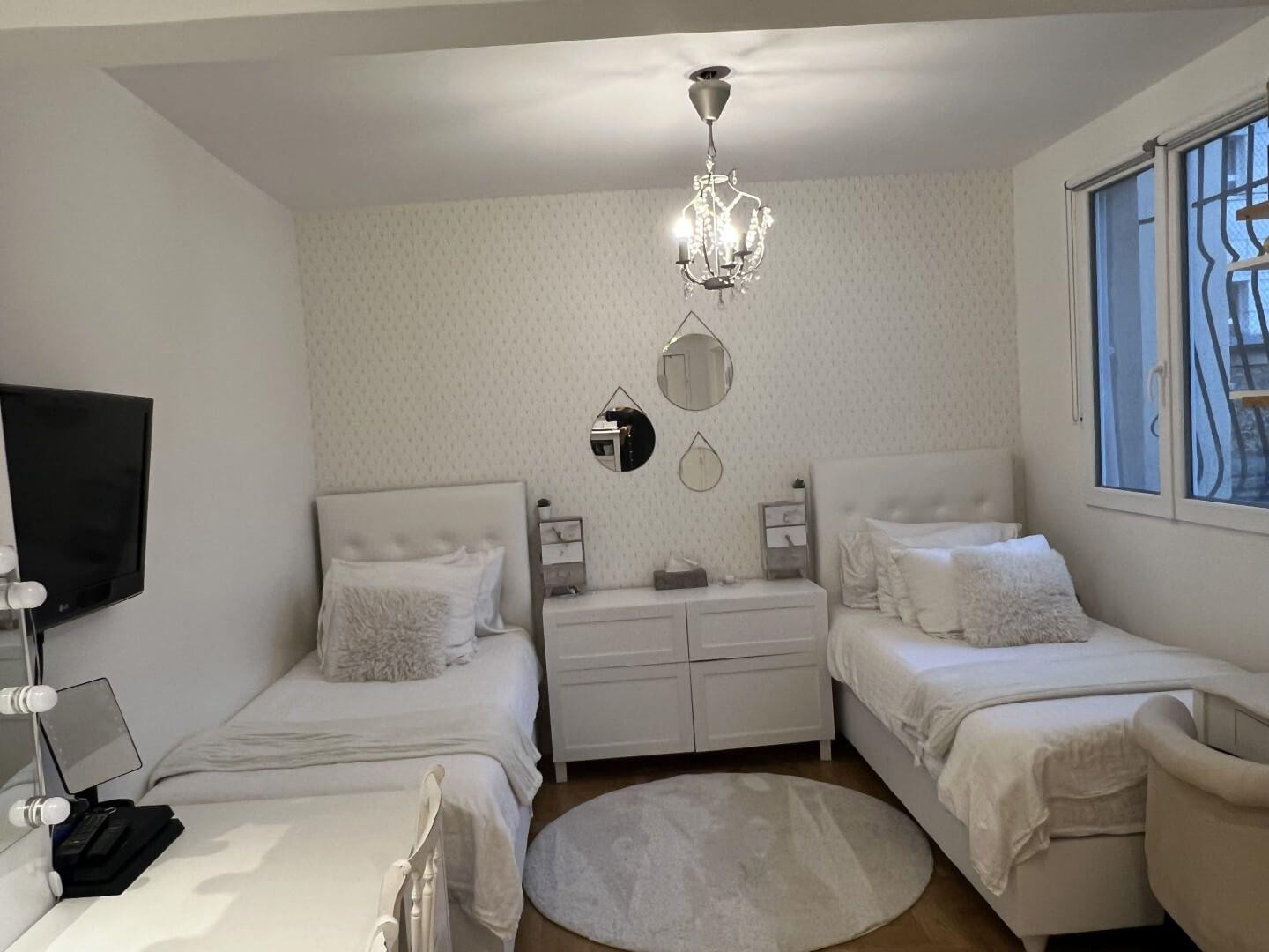 
                                                Location
                                                 Charmant 3P meublé 67m² sans vis à vis