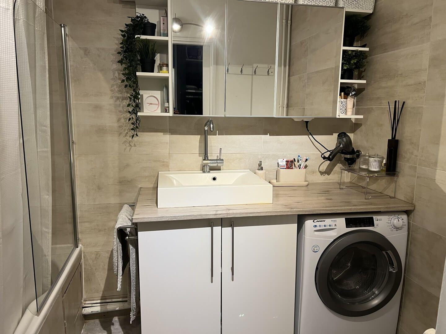 
                                                Location
                                                 Charmant 3P meublé 67m² sans vis à vis