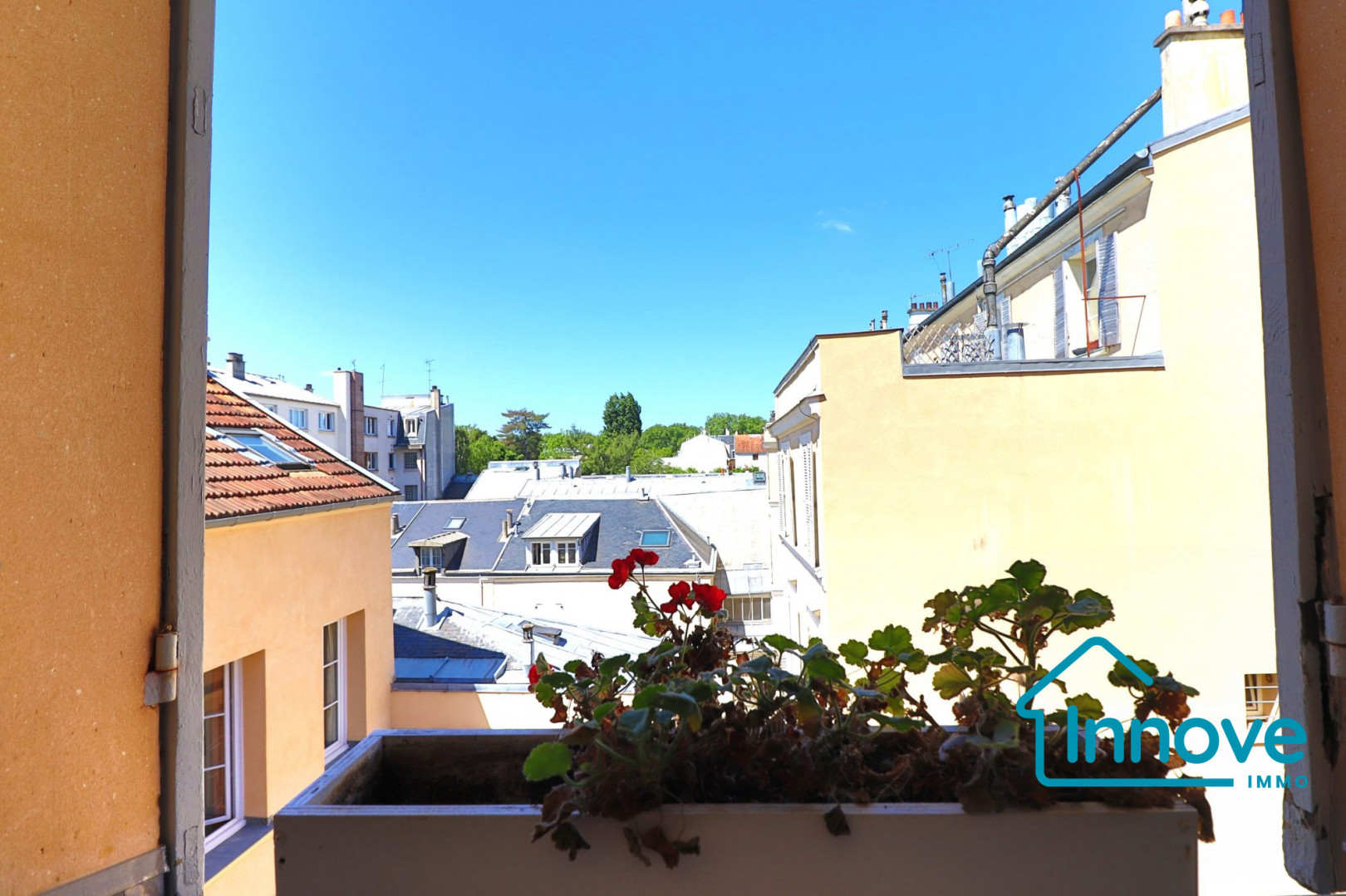 
                                                Vente
                                                 Charmant appartement 113 m² Versailles Saint Louis