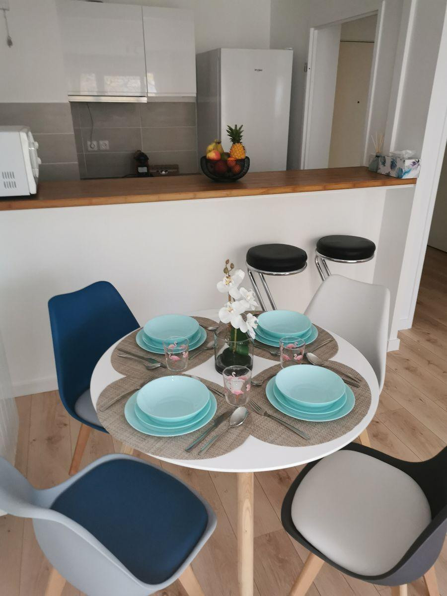 
                                                Location
                                                 Charmant appartement 2 pièces