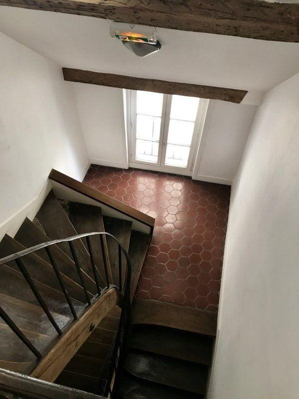 
                                                Location
                                                 Charmant appartement 2 pièces meublé avec balcon