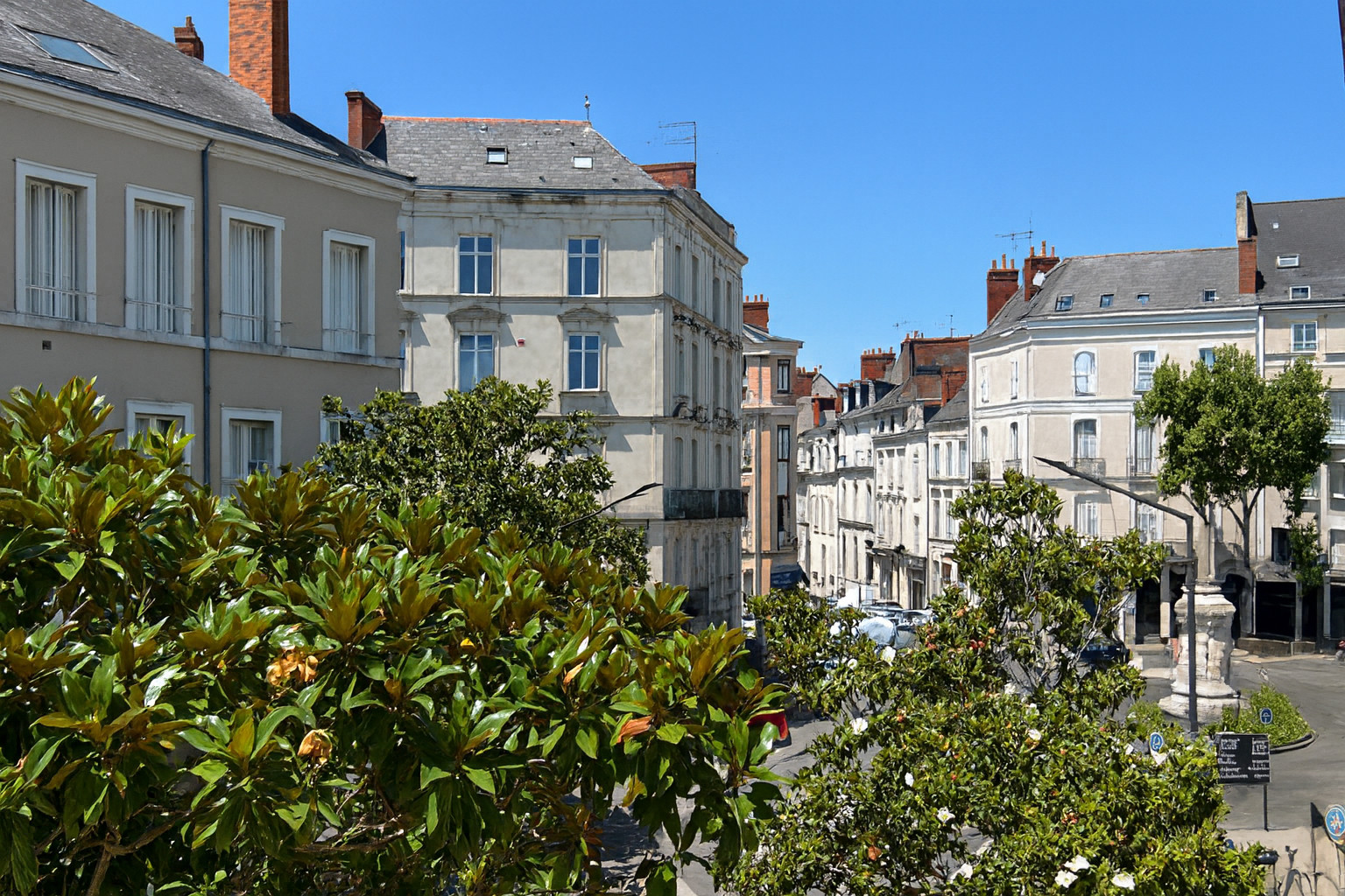 
                                                Vente
                                                 Charmant appartement à vendre dans un quartier prisé d’Angers