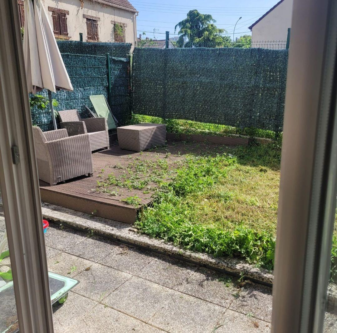 
                                                Location
                                                 Charmant appartement avec extérieur