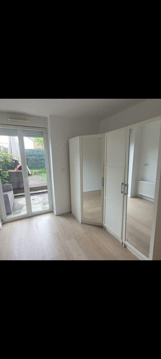 
                                                Location
                                                 Charmant appartement avec extérieur