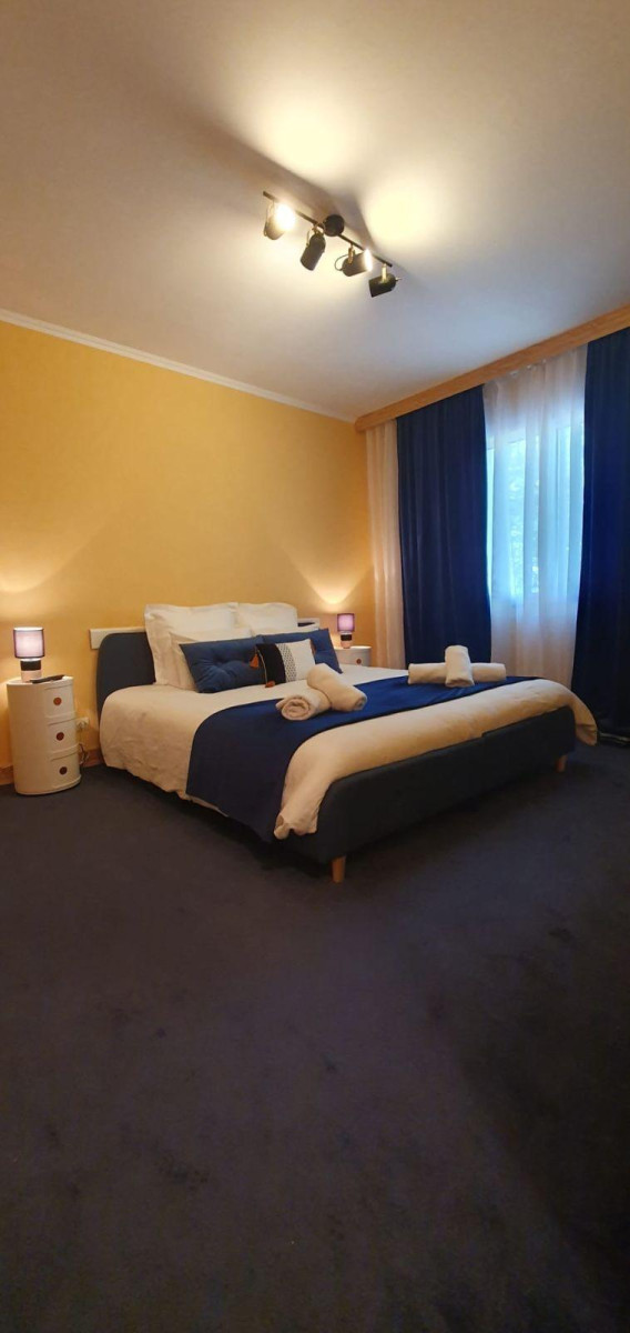
                                                Location
                                                 Charmant appartement avec piscine chauffée