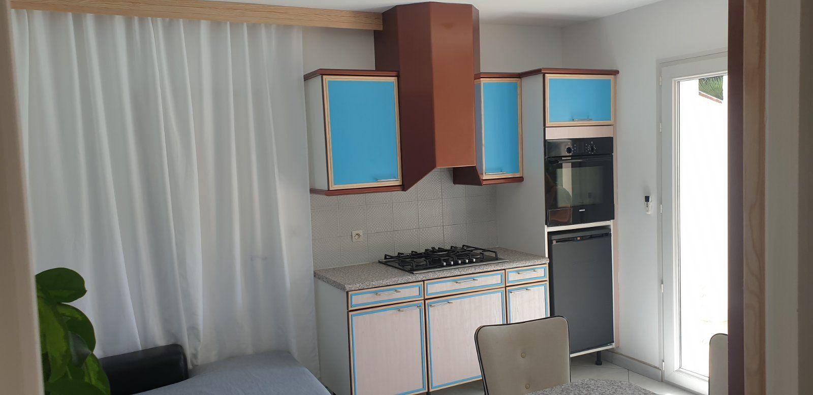 
                                                Location
                                                 Charmant appartement avec piscine chauffée