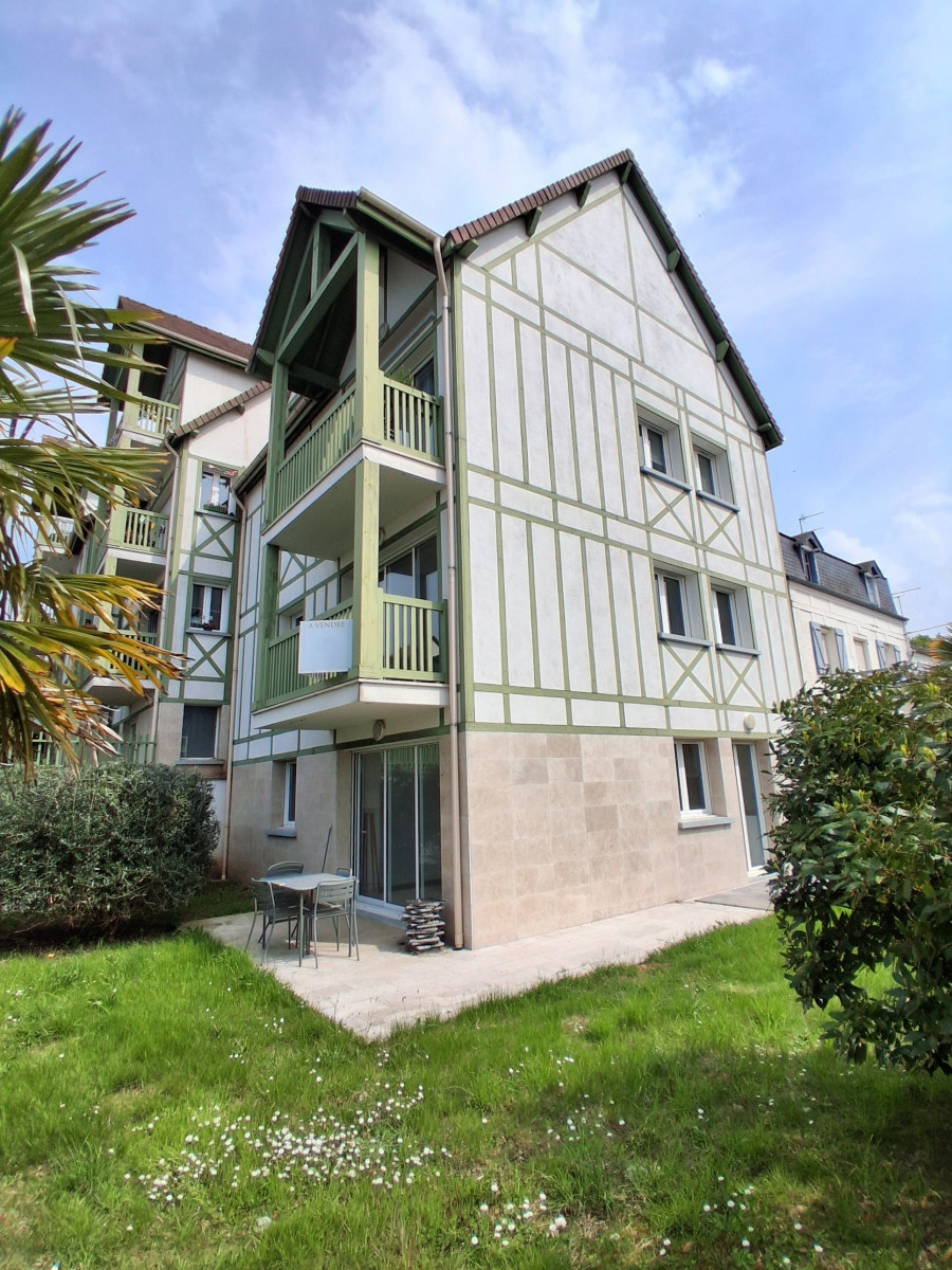 
                                                Vente
                                                 Charmant Appartement avec Terrasse à Trouville-sur-Mer