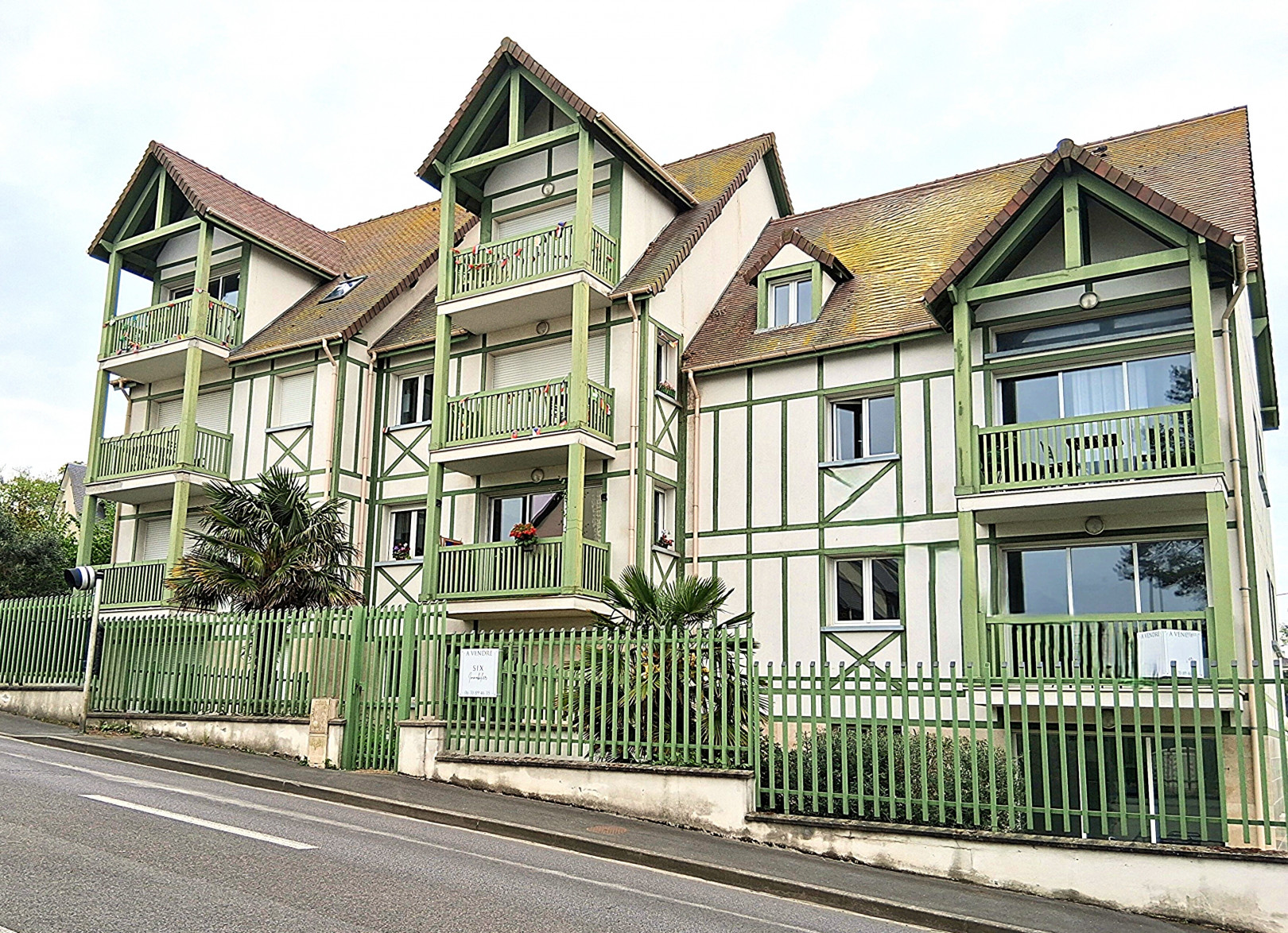 
                                                Vente
                                                 Charmant Appartement avec Terrasse à Trouville-sur-Mer