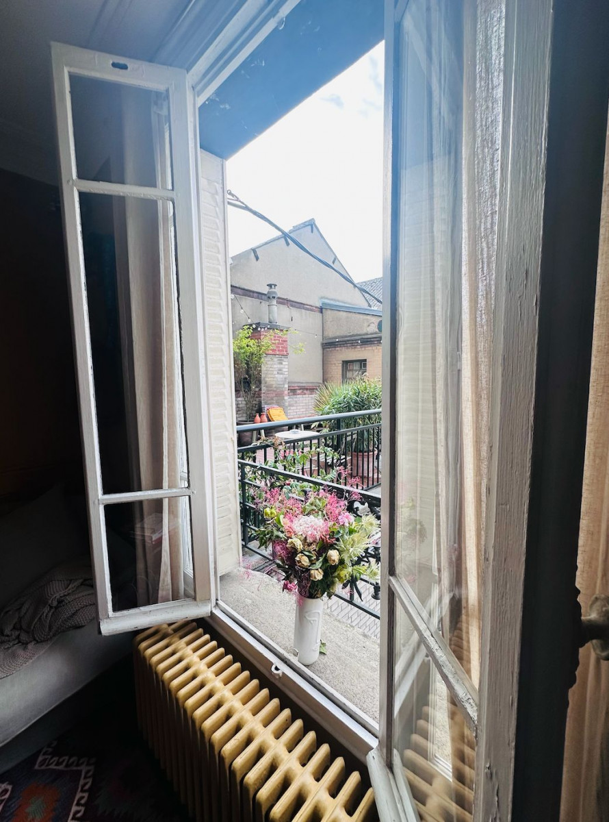
                                                Location
                                                 Charmant appartement avec toit-terrasse à Montreuil  ChatGPT a dit : ChatGPT (loyer tout inclus)