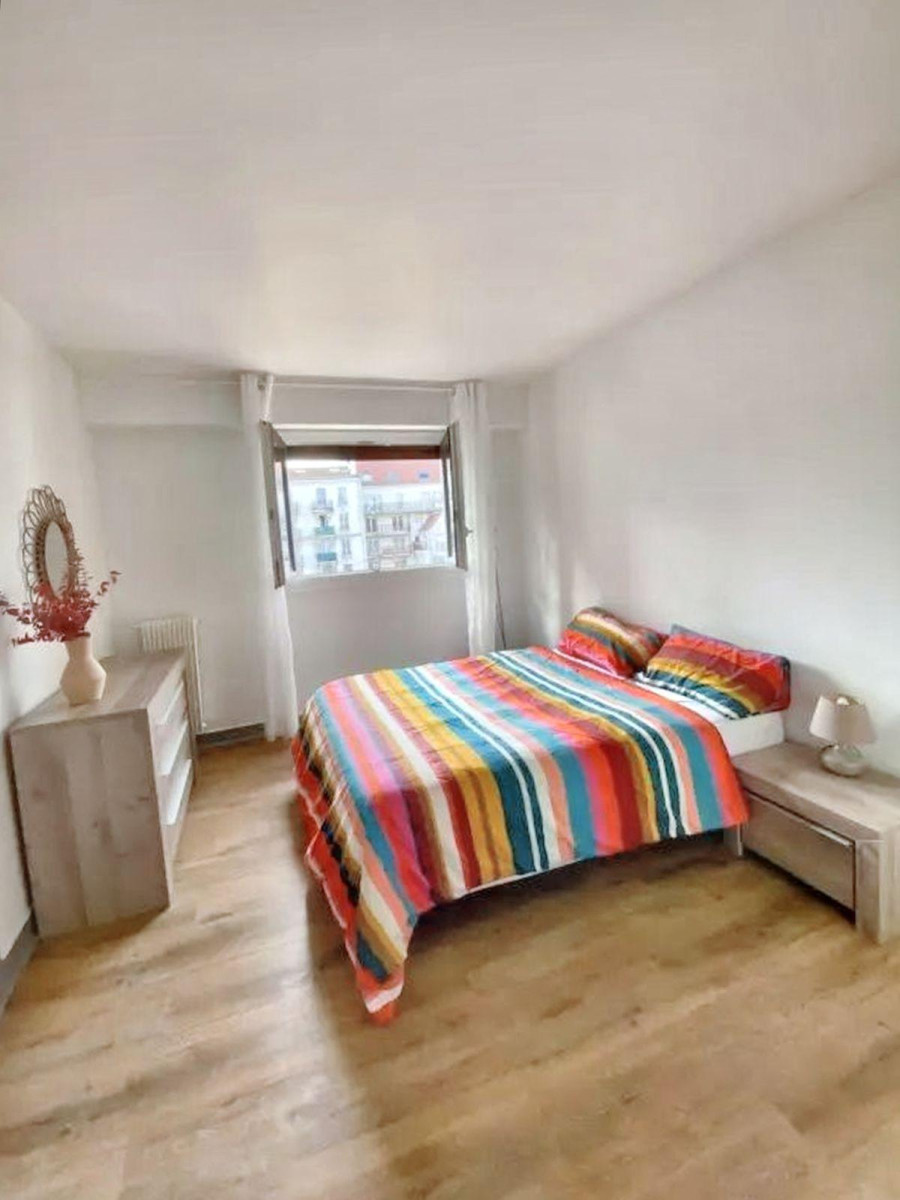 
                                                Location
                                                 Charmant appartement deux pièces