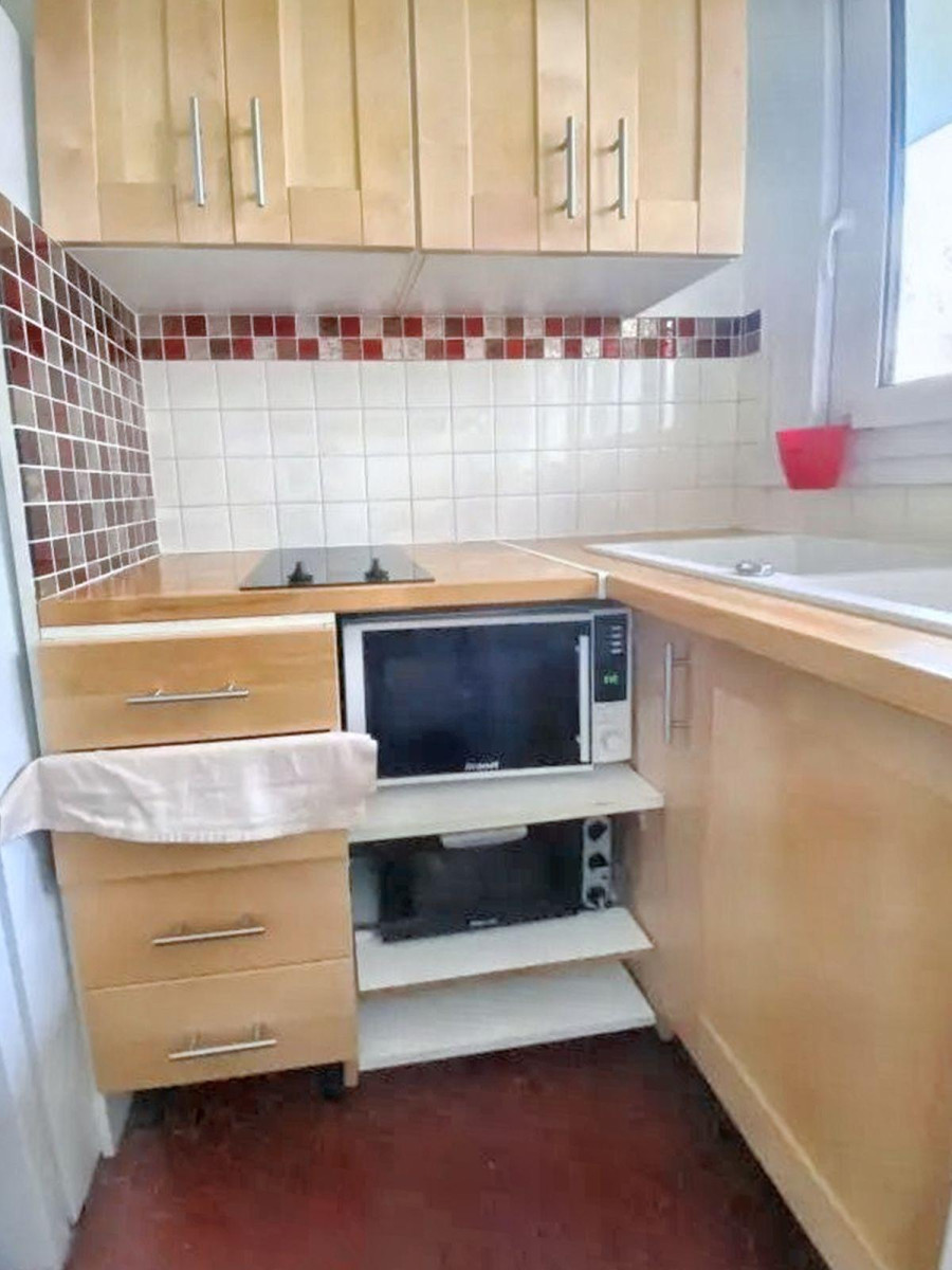 
                                                Location
                                                 Charmant appartement deux pièces