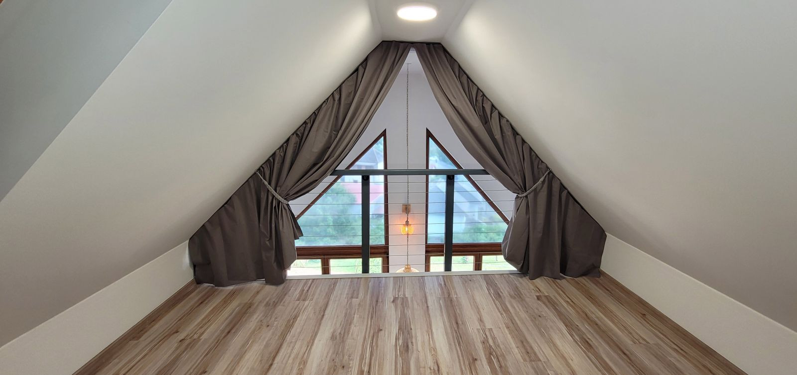 
                                                Location
                                                 Charmant appartement F2 avec jardin