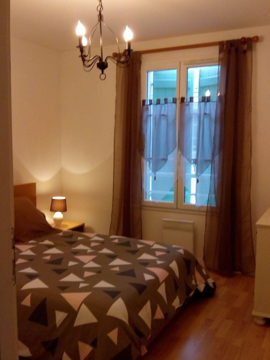 
                                                Location
                                                 Charmant appartement meublé idéalement situé