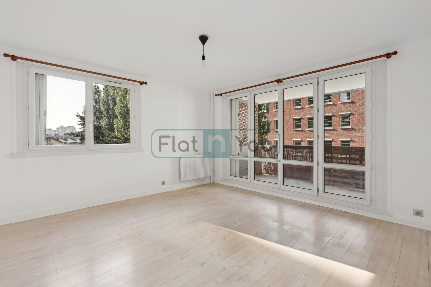 
                                                Location
                                                 Charmant Appartement - Paris 18ème