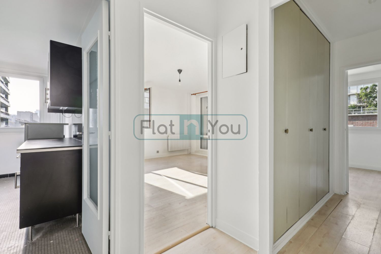 
                                                Location
                                                 Charmant Appartement - Paris 18ème
