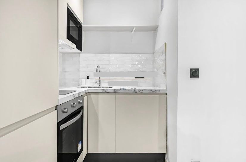 
                                                Location
                                                 Charmant Appartement rénové, calme et proche bois de Vincennes, à 4min du Métro (loyer tout inclus)