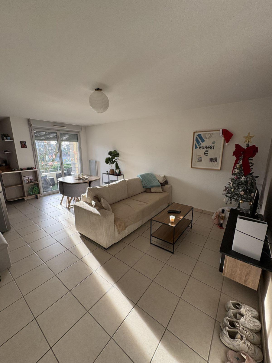 
                                                Location
                                                 Charmant appartement T2