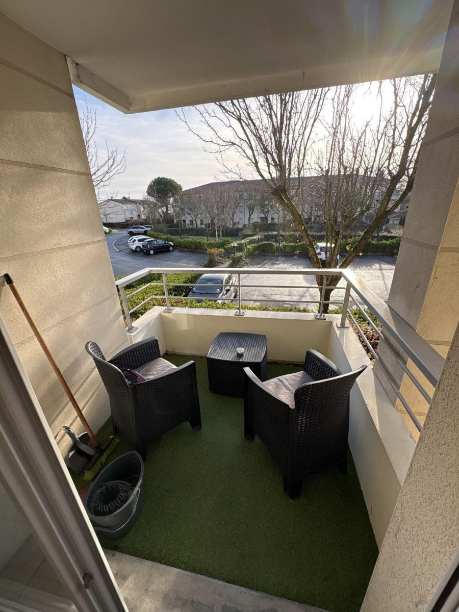 
                                                Location
                                                 Charmant appartement T2