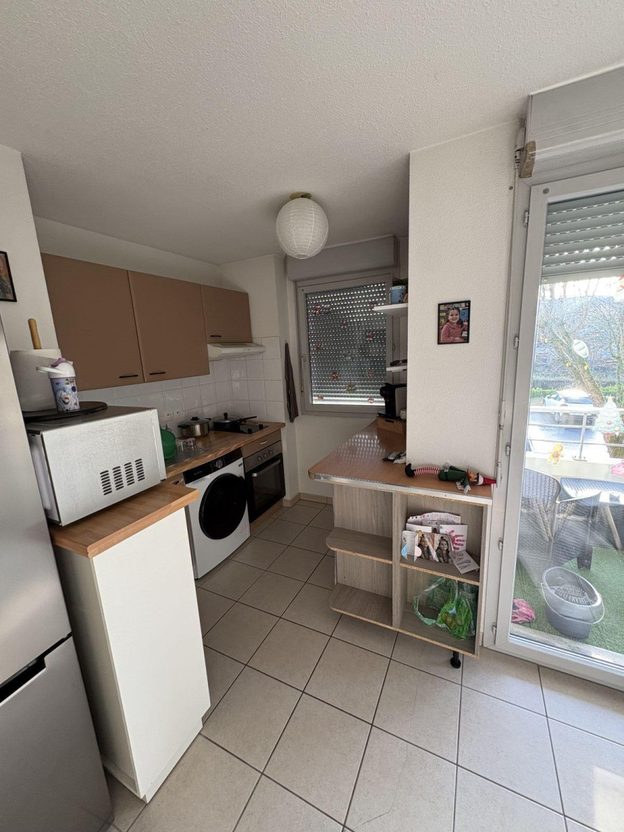 
                                                Location
                                                 Charmant appartement T2