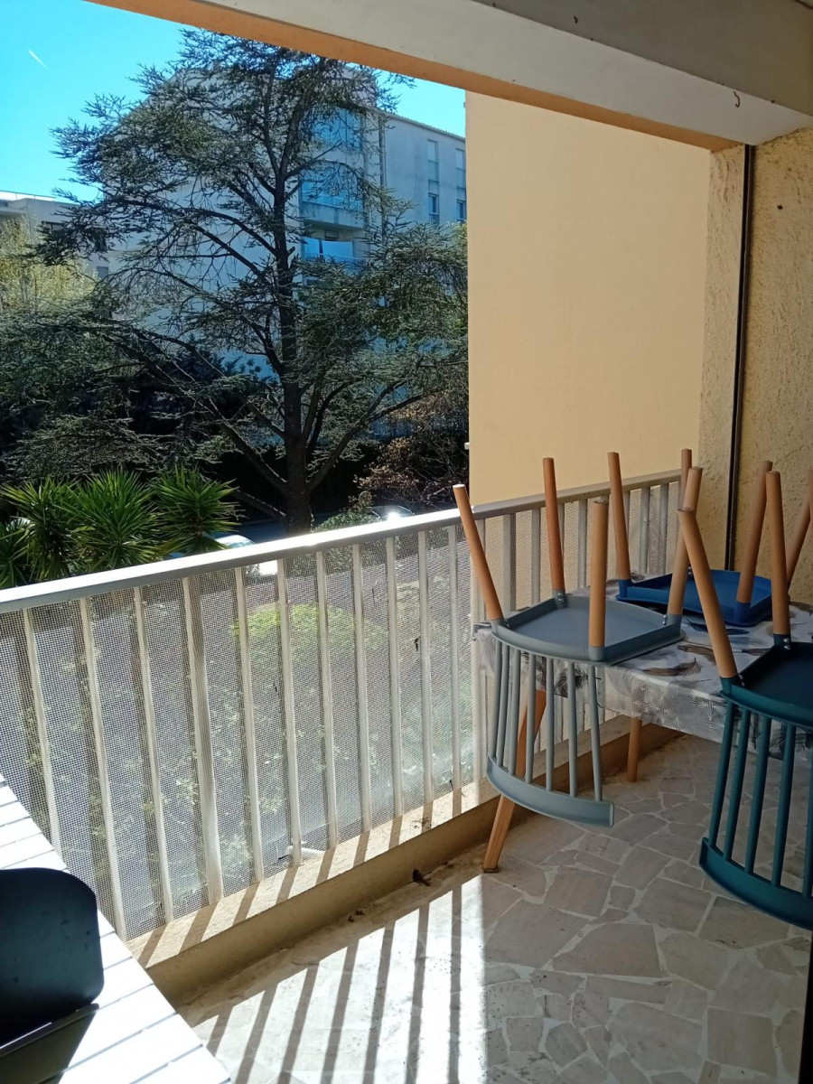 
                                                Location
                                                 Charmant appartement T3 à Saint Raphael