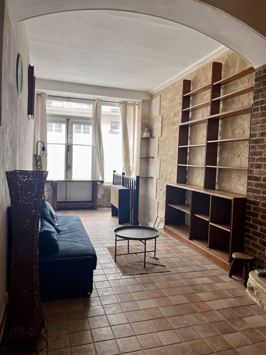 
                                                Location
                                                 Charmant Appartement T3 atypique Paris 14