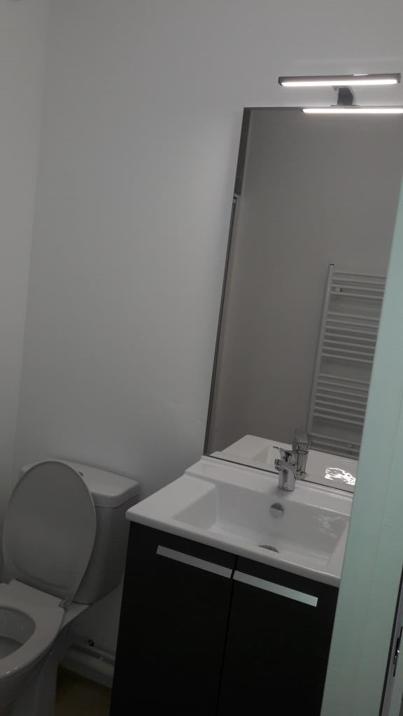 
                                                Location
                                                 Charmant appartement T3 avec terrasse et parking