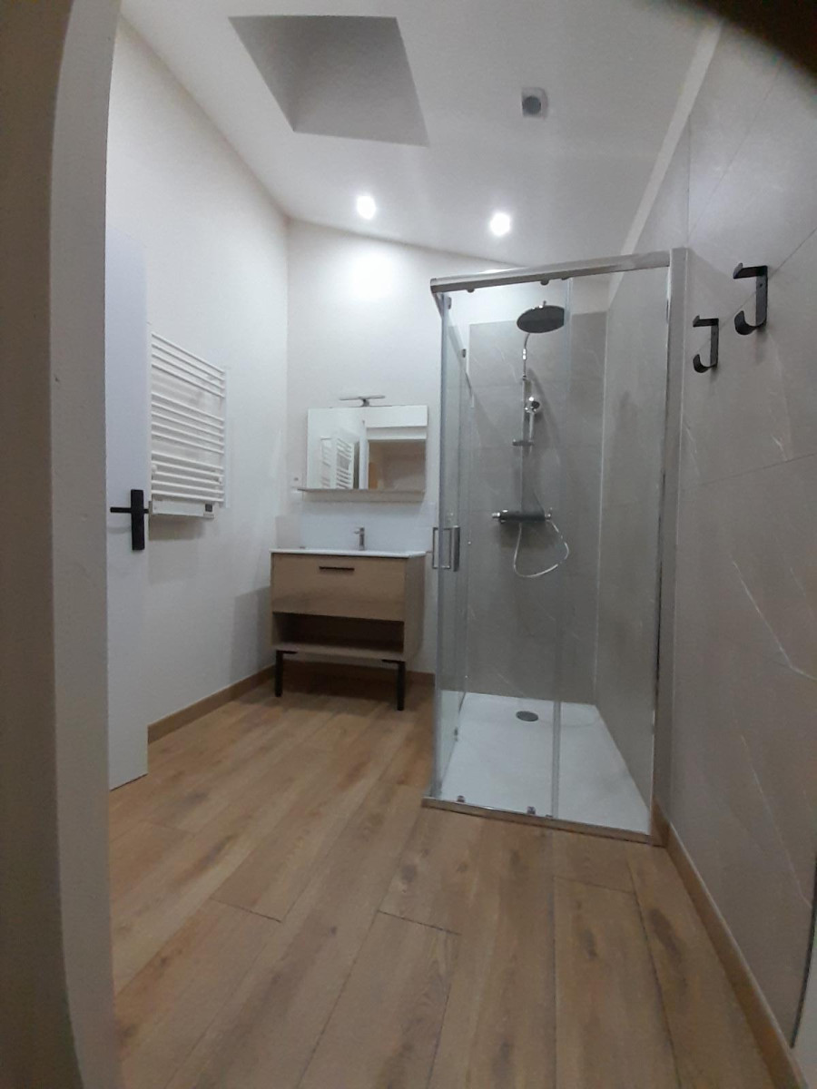 
                                                Location
                                                 Charmant duplex entièrement neuf